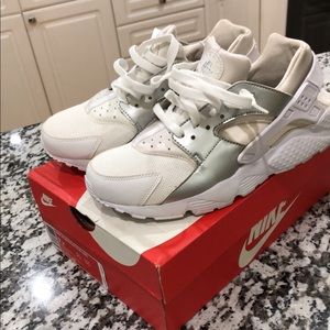 Nike Huarache Run *NEW*